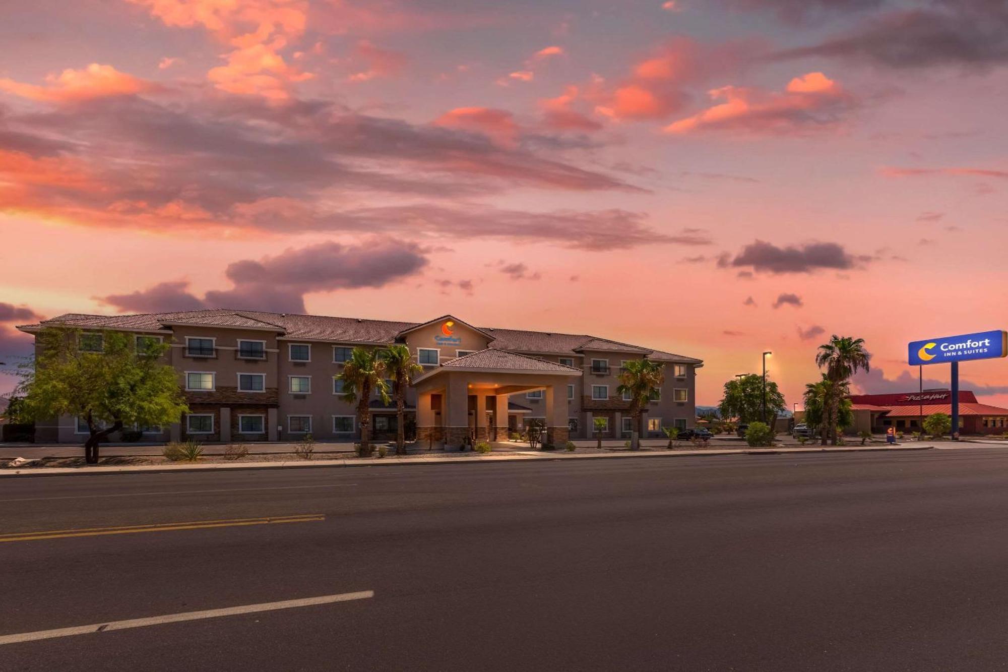 Comfort Inn And Suites Yuma I-8 Extérieur photo